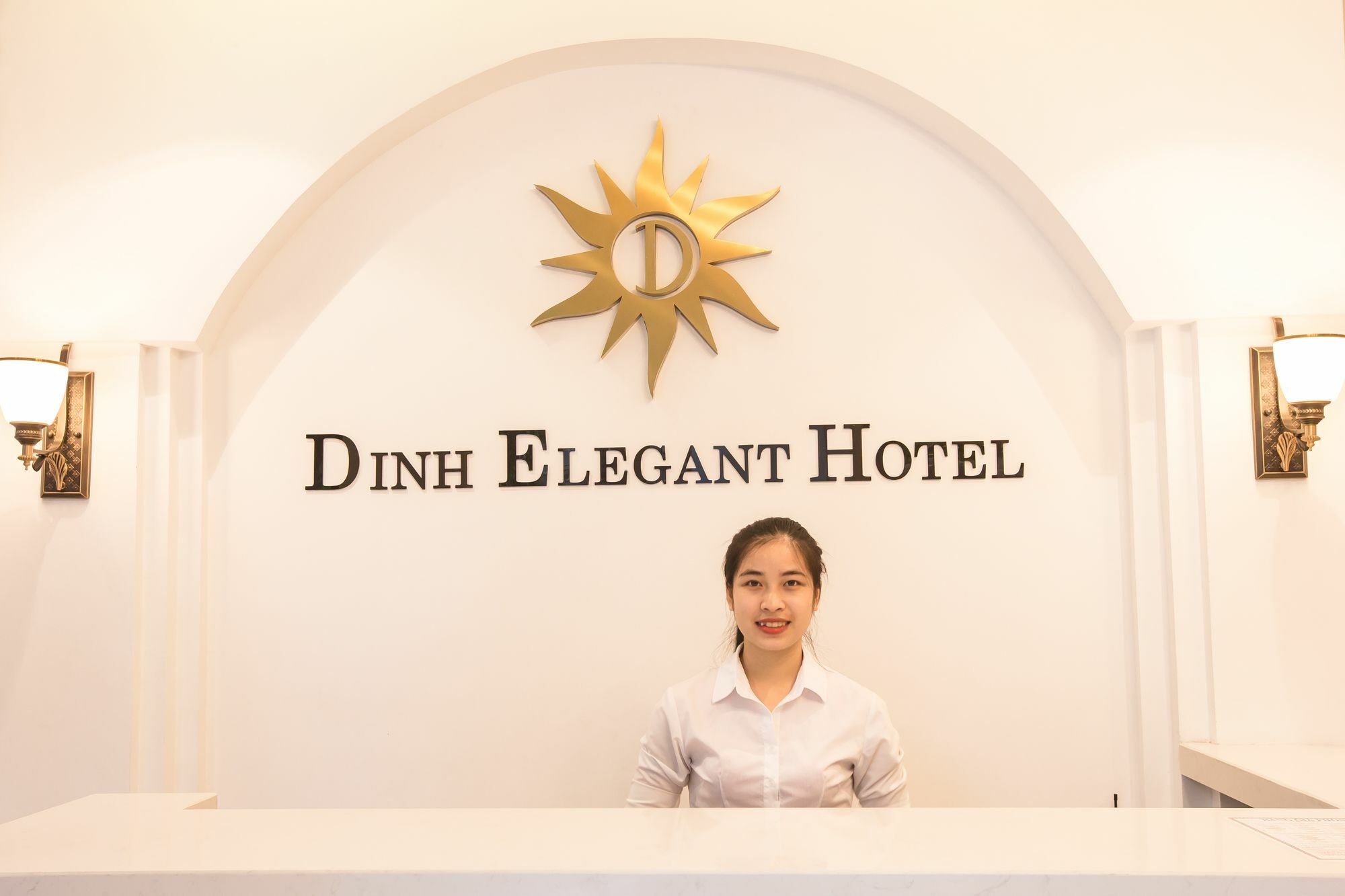 Dinh Elegant Hanoi Hotel Buitenkant foto