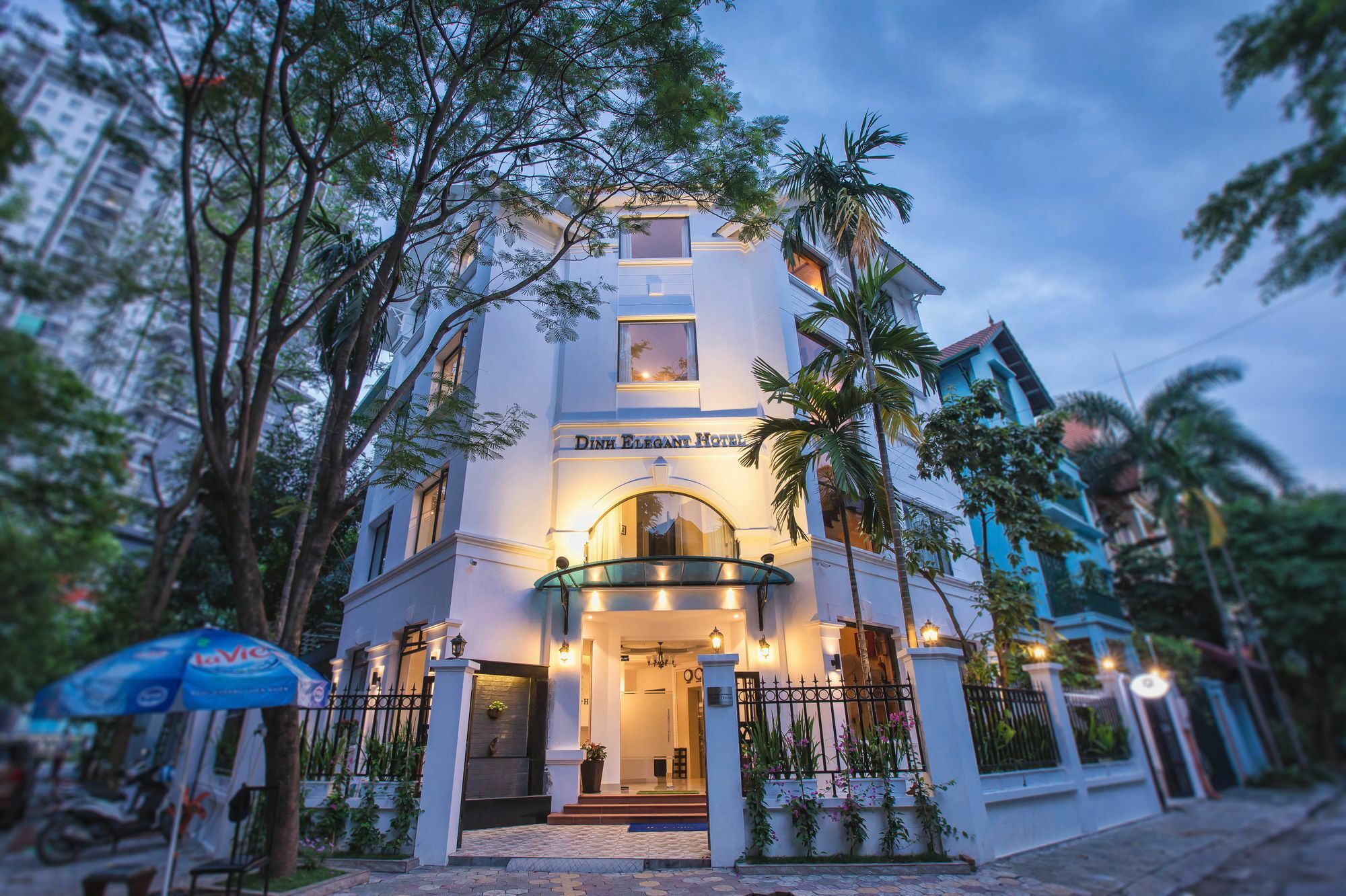 Dinh Elegant Hanoi Hotel Buitenkant foto