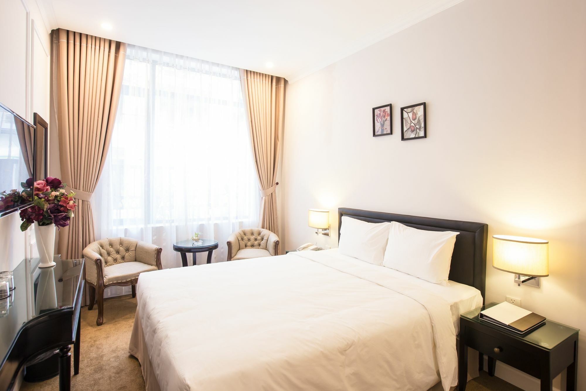 Dinh Elegant Hanoi Hotel Buitenkant foto