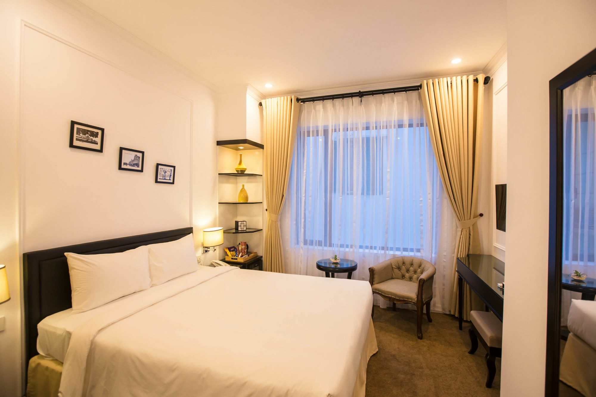 Dinh Elegant Hanoi Hotel Buitenkant foto